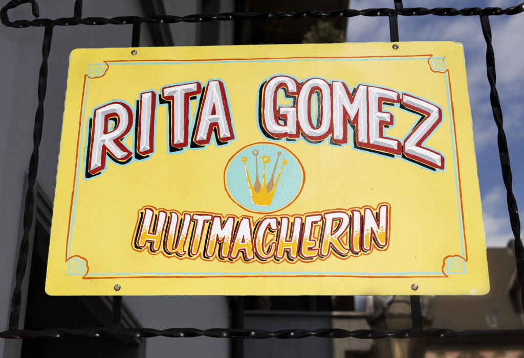 Rita Gomez - Hutmacherin - Casual Headwear
